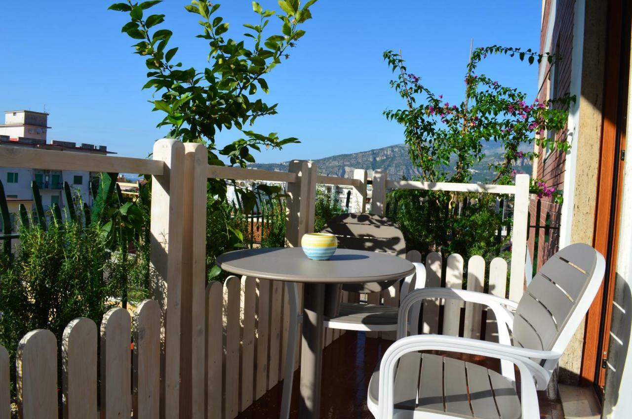 Luiselle Charming Accommodation Sorrento City Center Exterior foto